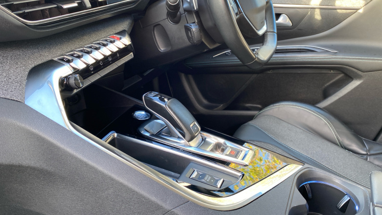 Peugeot 5008 1.2 PureTech Allure Premium 5dr EAT8 Petrol Estate